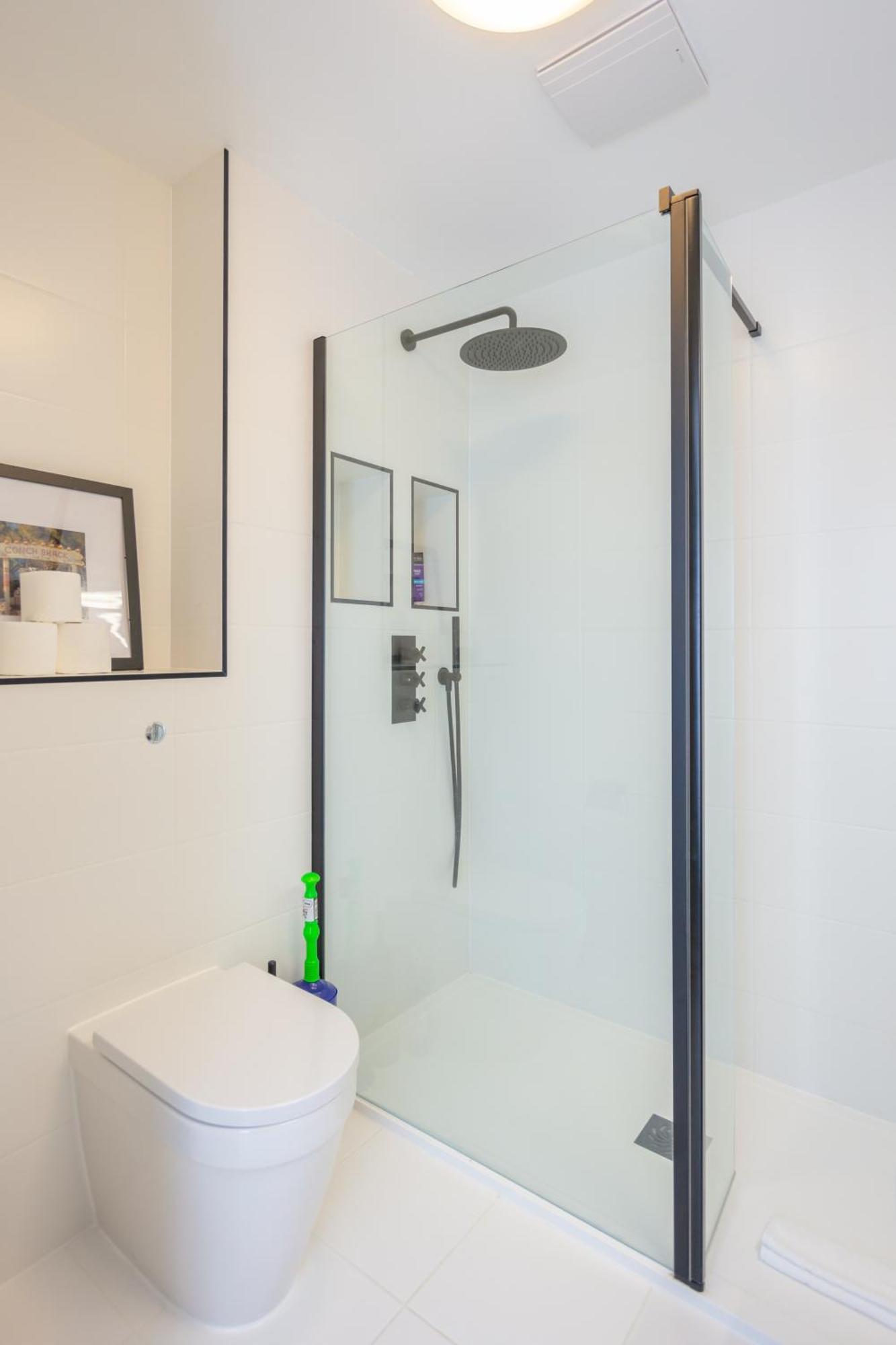 Stylish 1 Bedroom Apartment In Holborn In A Great Location ロンドン エクステリア 写真