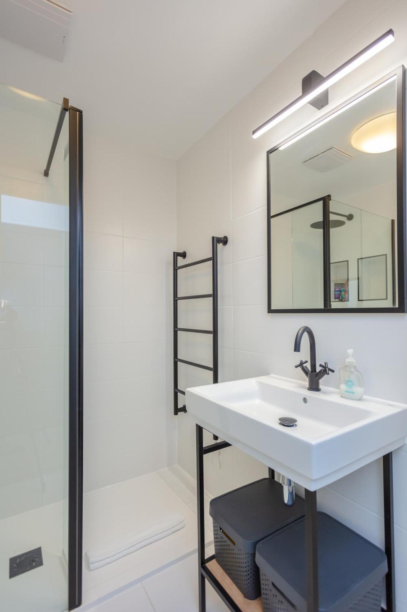 Stylish 1 Bedroom Apartment In Holborn In A Great Location ロンドン エクステリア 写真